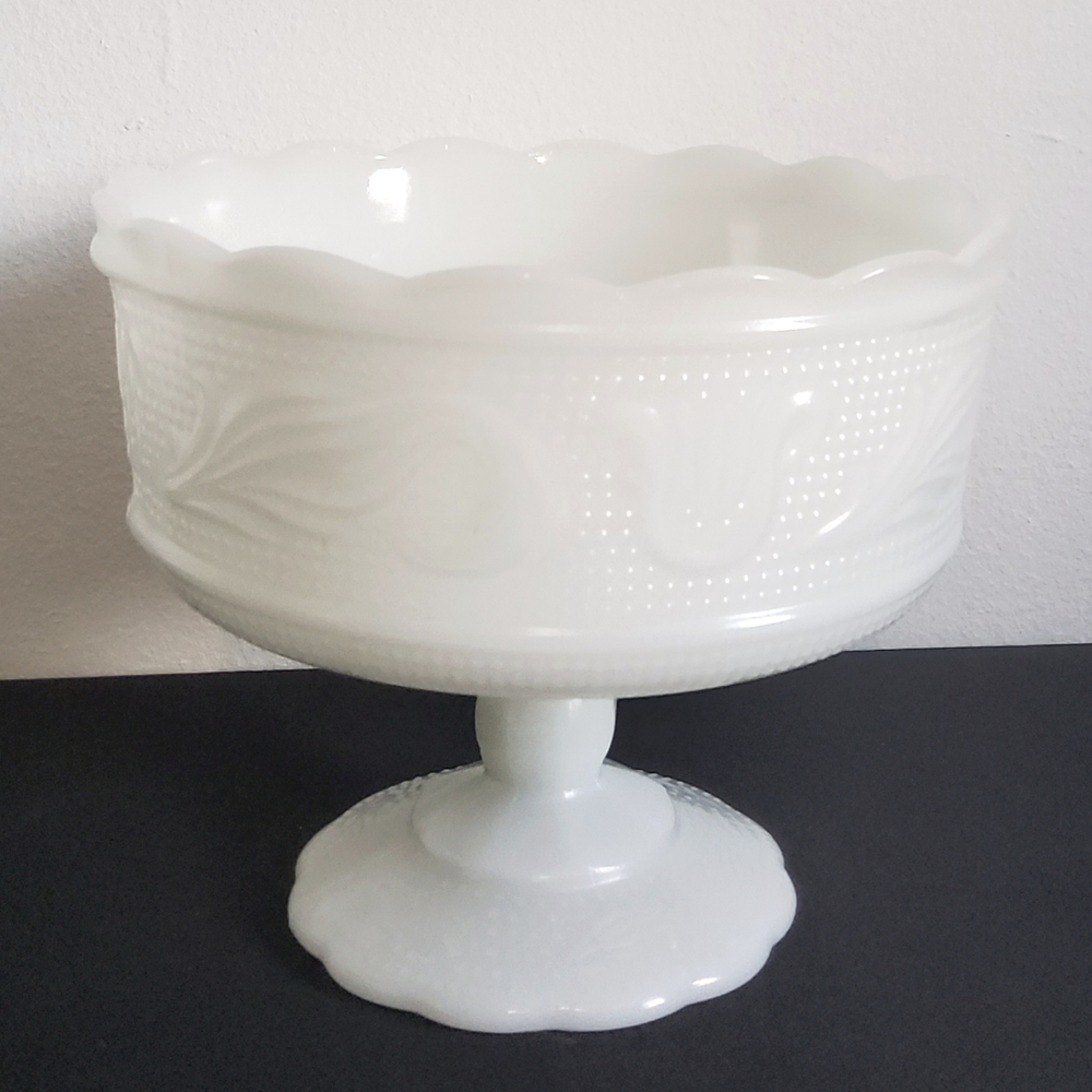 Vintage Milk Glass Fruit Bowl EO Brody M600 USA